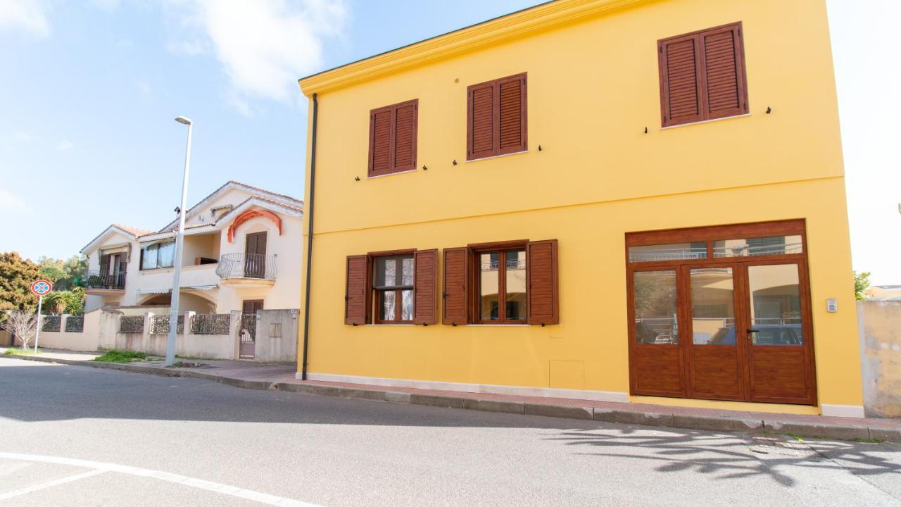 Yellow House-Villetta Con Giardino Ористано Екстер'єр фото