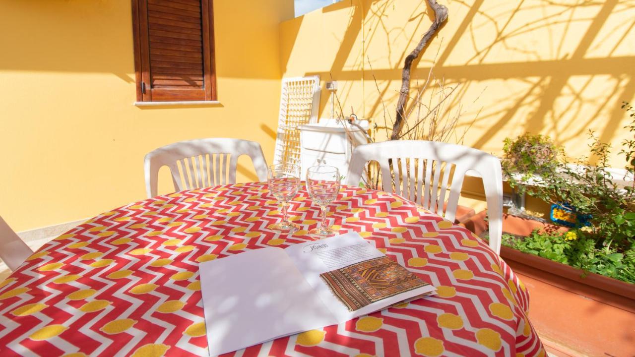 Yellow House-Villetta Con Giardino Ористано Екстер'єр фото